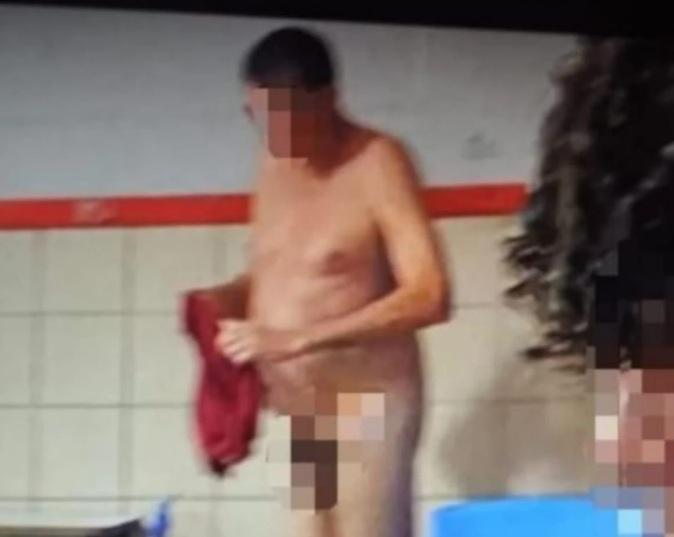 Professor fica pelado em sala de aula de escola estadual no interior da Bahia