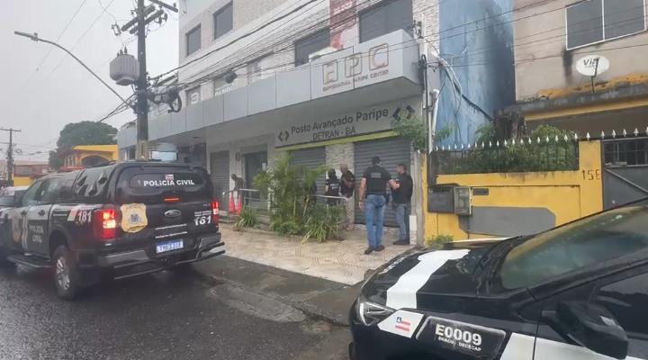 Servidor do Detran é alvo de operação por cobrar até R$ 200 para 'agilizar' habilitação em Salvador