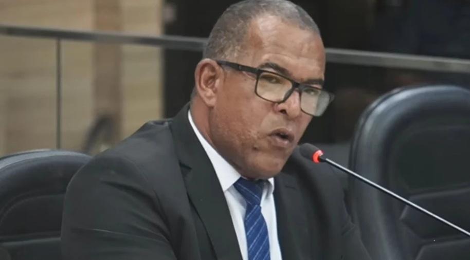 Vereador de Brumado diz que salário de R$ 13 mil 'não dá para fazer feira'