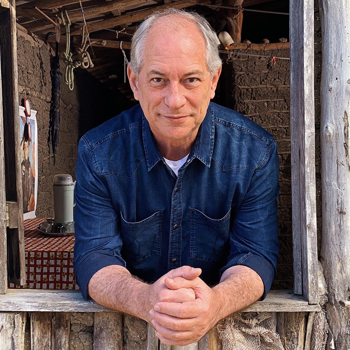 Ciro Gomes desiste da presidência e foca na disputa ao Ceará em 2026