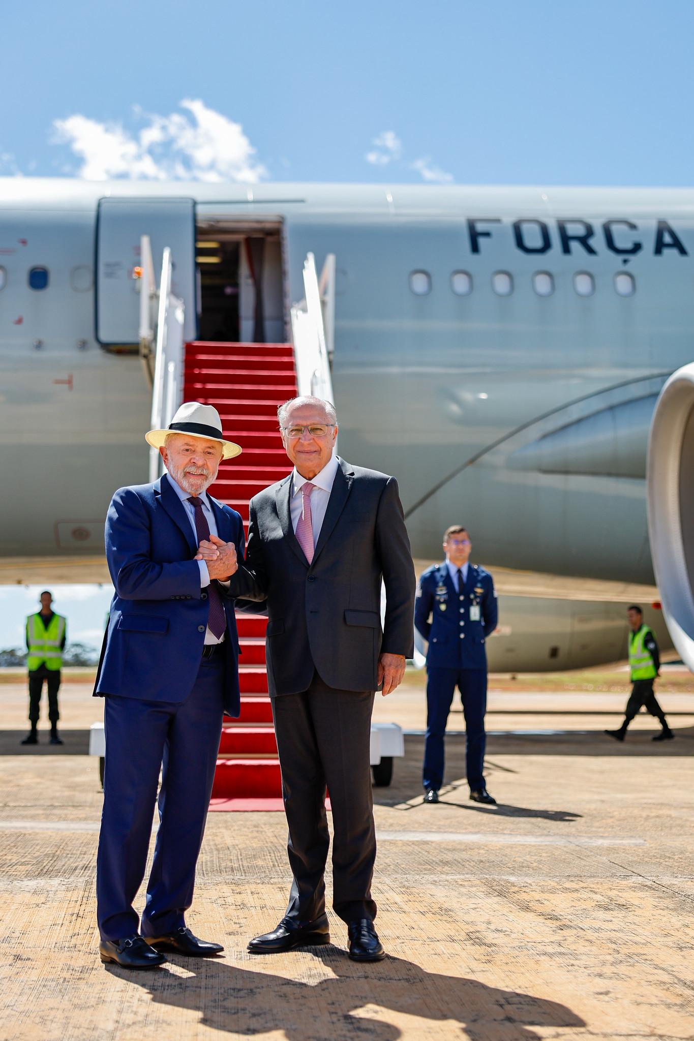Janja não viaja com Lula aos EUA e bastidores fala em crise no casamento do presidente