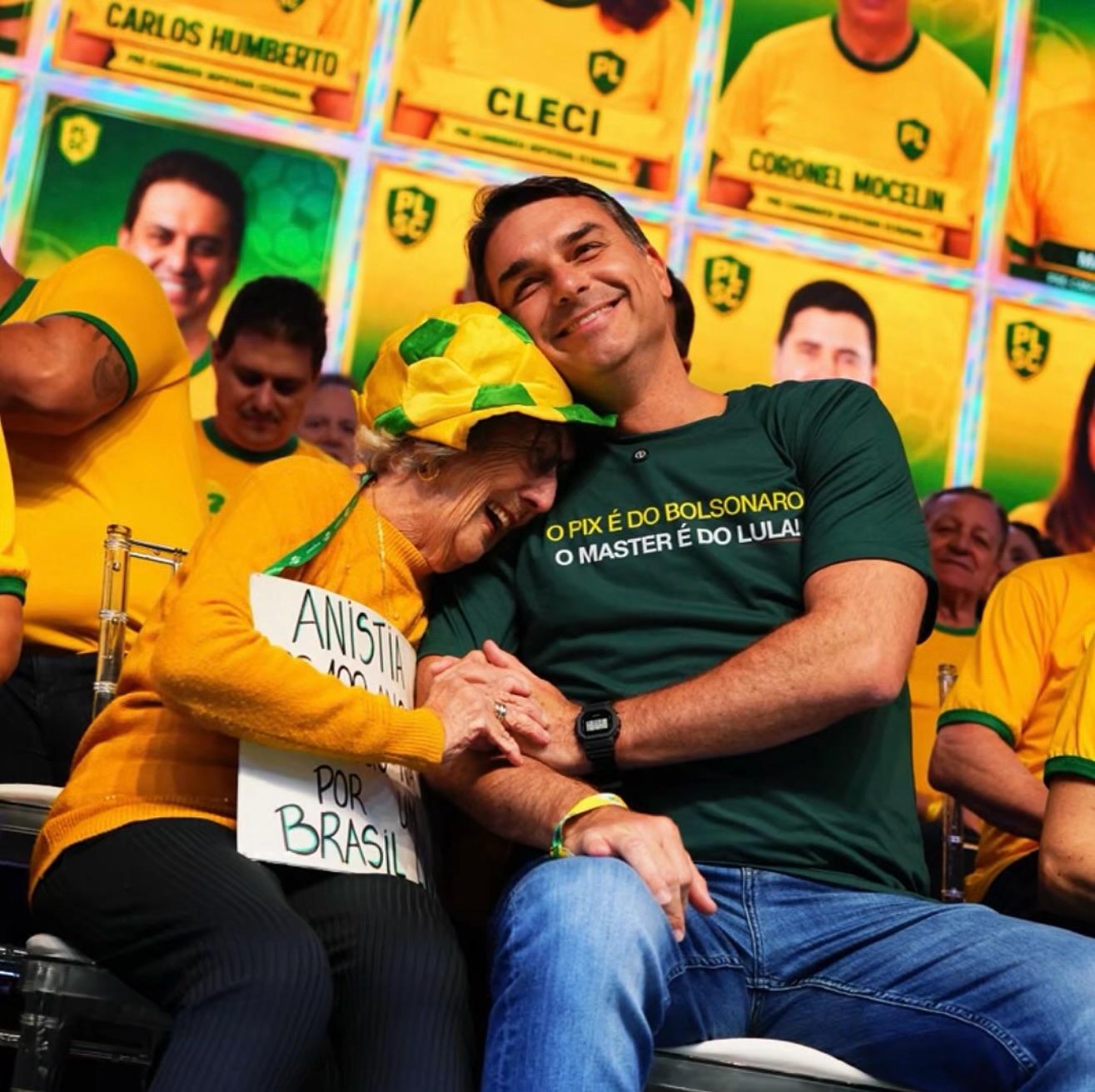 PL avalia substituir Flávio Bolsonaro após escândalo de conversas com Vorcaro