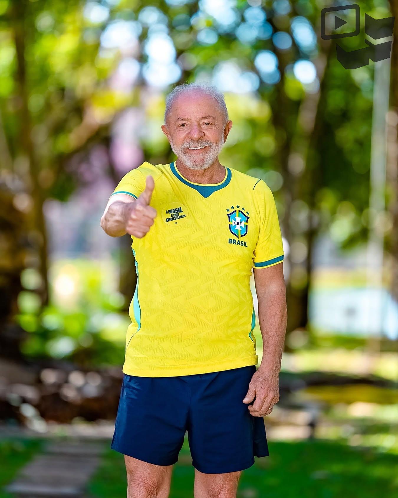 Lula tenta se associar à camisa da Seleção Brasileira e aumenta ainda mais desgaste do símbolo nacional 