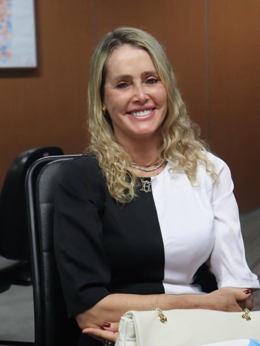 TCM suspende licitação de R$ 939 mil para compra de fardamentos em Jaguaquara