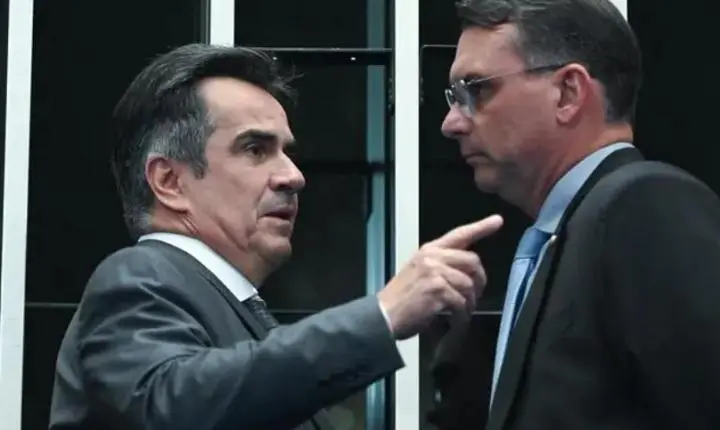 Ciro Nogueira 'pula do barco' e avisa Flávio Bolsonaro que PP ficará neutro na eleição presidencial