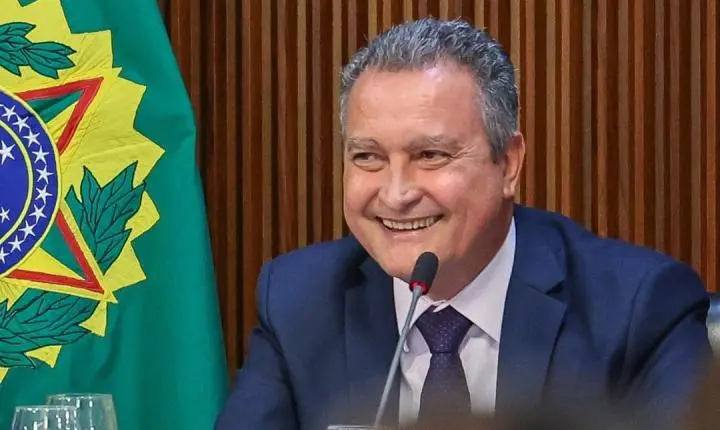 Decreto de Rui Costa em 2022 proibia servidores do estado de fugirem de altos do Banco Master