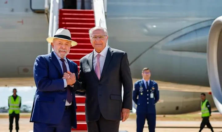 Janja não viaja com Lula aos EUA e bastidores fala em crise no casamento do presidente
