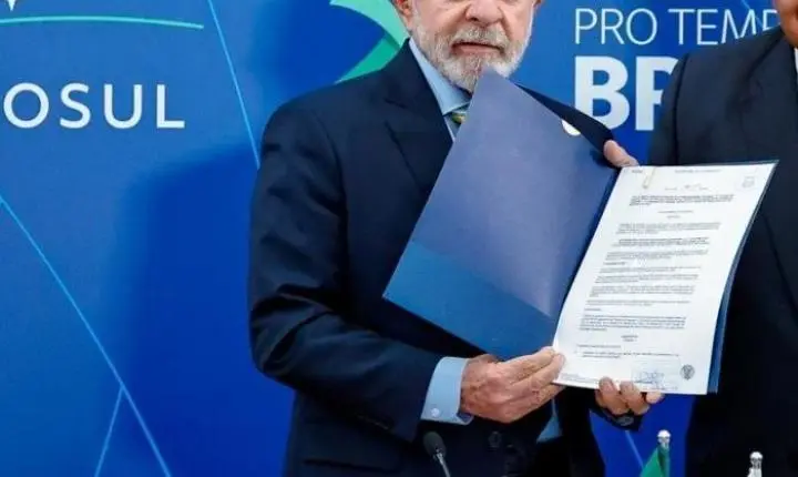 Lula assina indulto natalino e exclui bolsonaristas condenados por crimes contra o Estado Democrático