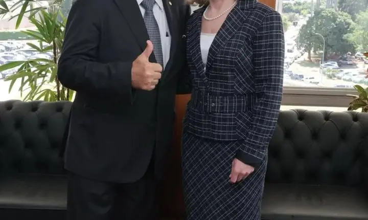 Lula escolhe deputado do PT envolvido em escândalo de corrupção para substituir Gleisi Hoffmann em seu governo