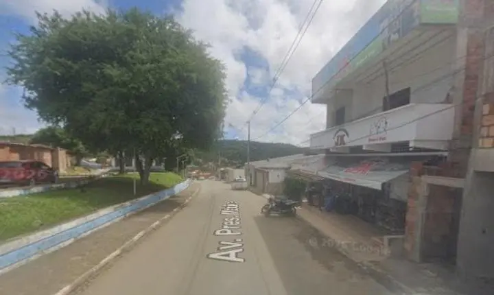 Prefeito de Itamari gastará R$ 124 mil com quebra-molas em ruas recém-pavimentadas