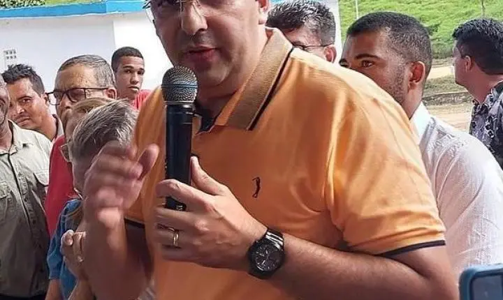 Prefeito de Itamari vai gastar mais de Meio Milhão de reais para construir quadra na zona rural do município