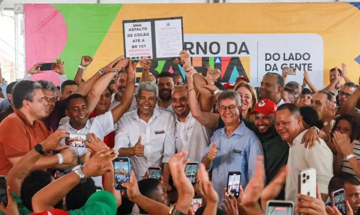 Prefeito Gabriel de Parísio celebra início de obra histórica de pavimentação na estrada do 